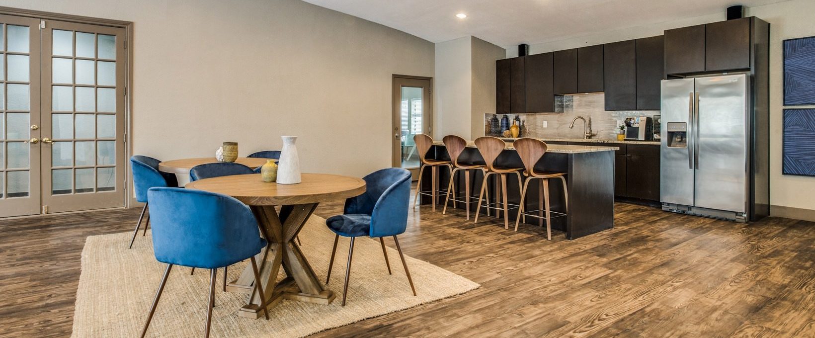 the dining room and kitchen area at The  Mark at 2600